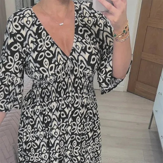 Printed dress with V-neck and wide sleeves👗🔥